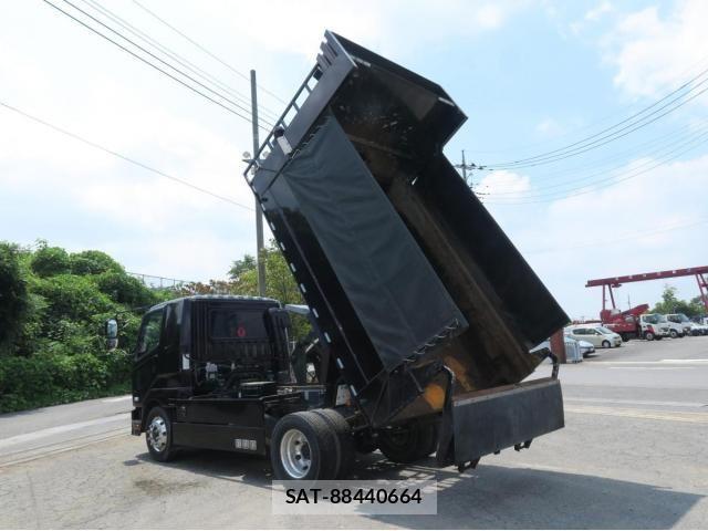 Mitsubishi FIGHTER 2019-02 8666132-1