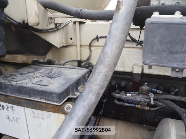 Mitsubishi FIGHTER 2016-03 8666134-11