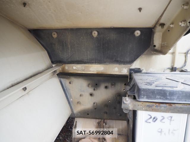 Mitsubishi FIGHTER 2016-03 8666134-12