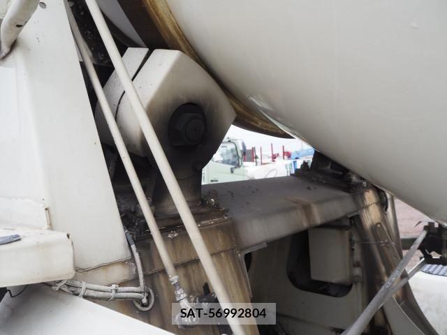 Mitsubishi FIGHTER 2016-03 8666134-16