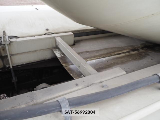 Mitsubishi FIGHTER 2016-03 8666134-17