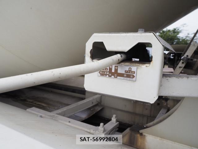 Mitsubishi FIGHTER 2016-03 8666134-24