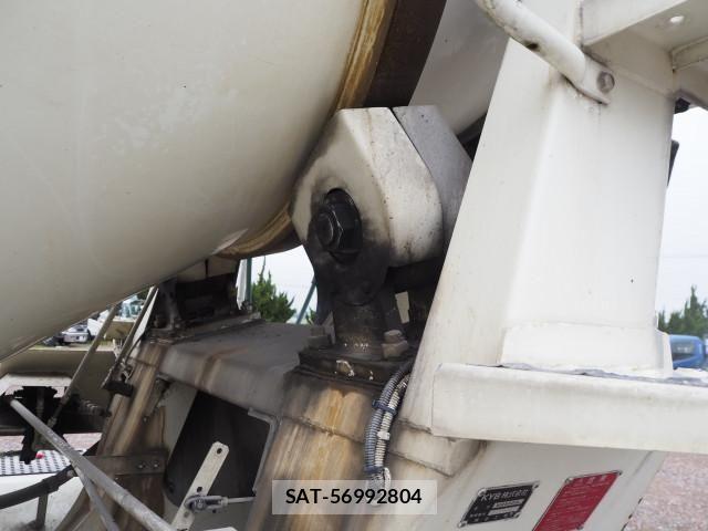 Mitsubishi FIGHTER 2016-03 8666134-26