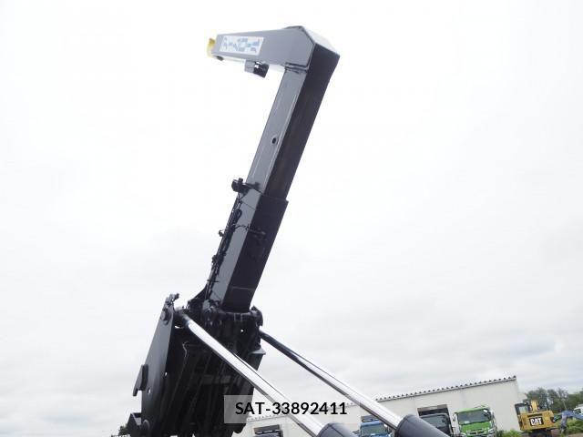 Mitsubishi FIGHTER 2006-10 8666133-17