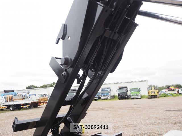 Mitsubishi FIGHTER 2006-10 8666133-22