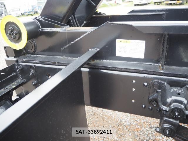 Mitsubishi FIGHTER 2006-10 8666133-25