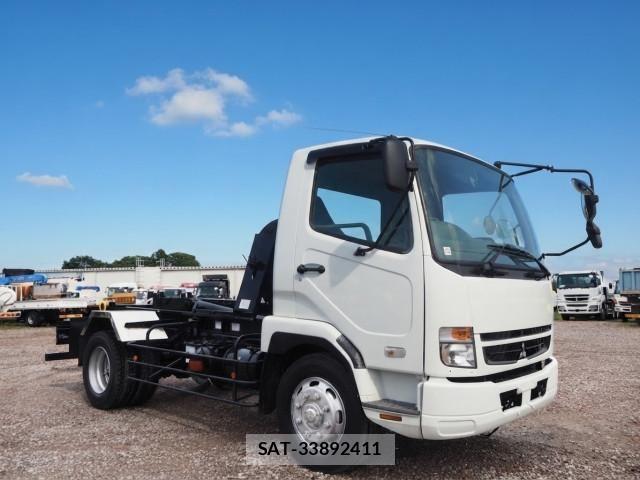 Mitsubishi FIGHTER 2006-10 8666133-7