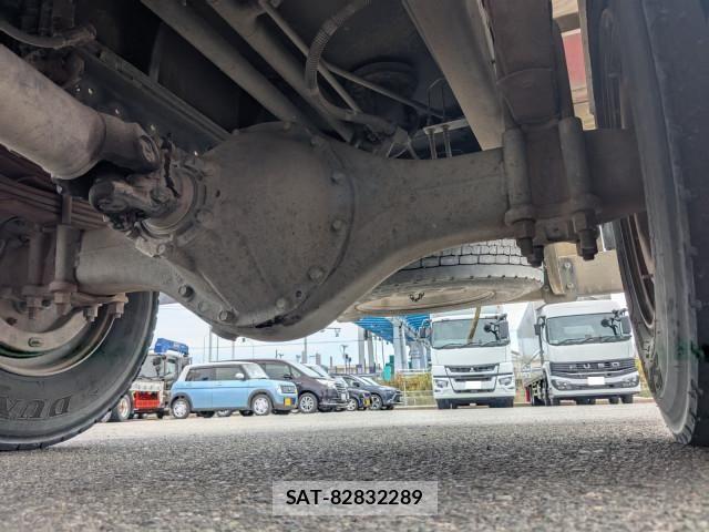 Mitsubishi FIGHTER 2013-02 8659055-8