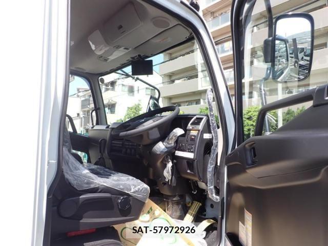Mitsubishi FIGHTER 2026-05 8685541-23