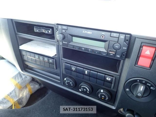 Mitsubishi FIGHTER 2026-05 8685542-11