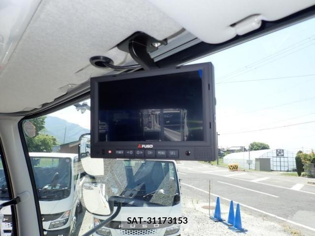 Mitsubishi FIGHTER 2026-05 8685542-12
