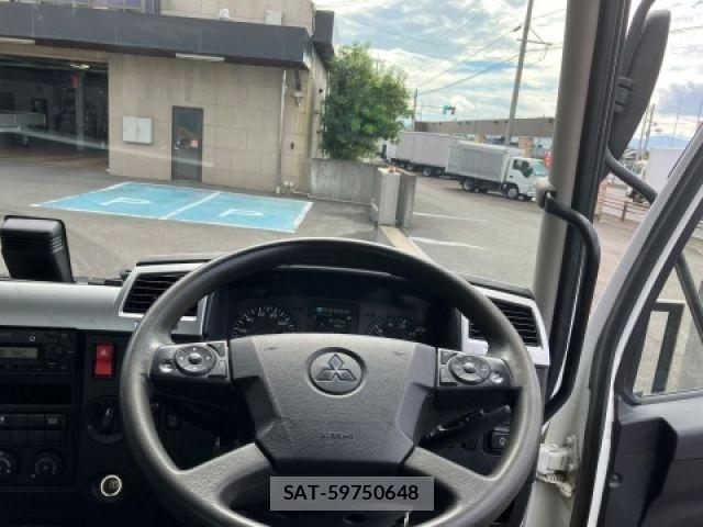 Mitsubishi FIGHTER 2020-08 8685549-20