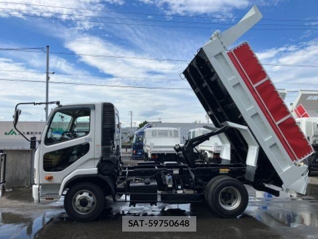 Mitsubishi FIGHTER 2020-08 8685549-4
