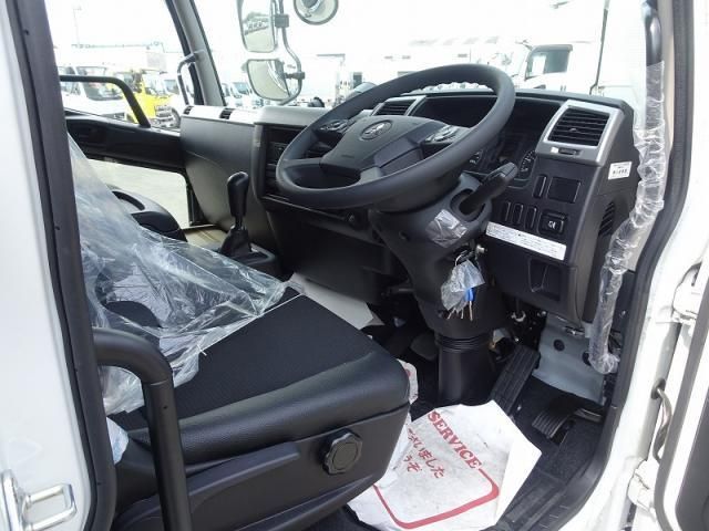 Mitsubishi FIGHTER 2026-01 8732924-12