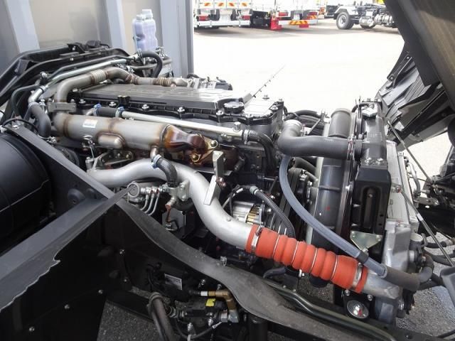 Mitsubishi FIGHTER 2026-01 8732924-23