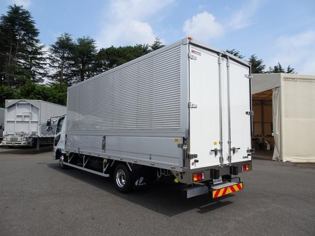 Mitsubishi FIGHTER 2026-01 8732924-3