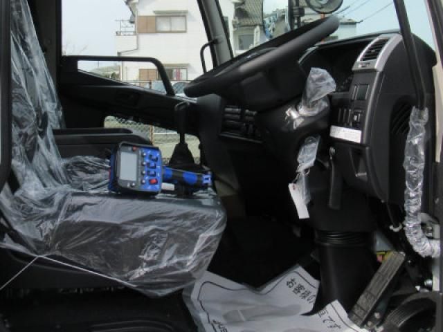 Mitsubishi FIGHTER 2026-04 8732916-5