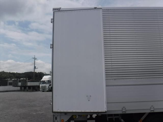 Mitsubishi FIGHTER 2019-10 8732946-21