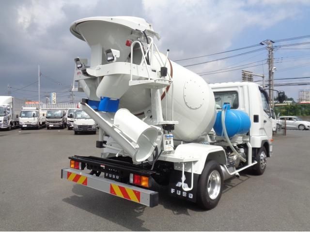 Mitsubishi FIGHTER 2025-12 8732926-2