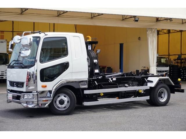 Mitsubishi FIGHTER 2026-05 8732925-0
