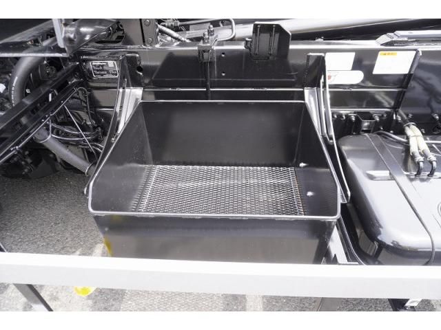 Mitsubishi FIGHTER 2026-05 8732925-11