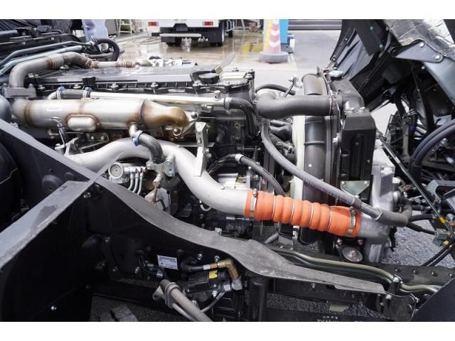 Mitsubishi FIGHTER 2026-05 8732925-14