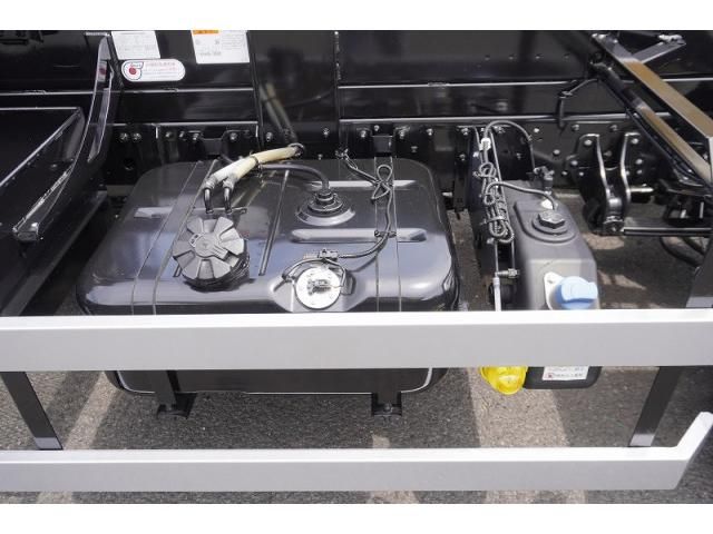 Mitsubishi FIGHTER 2026-05 8732925-16
