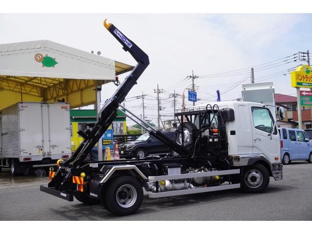 Mitsubishi FIGHTER 2026-05 8732925-19