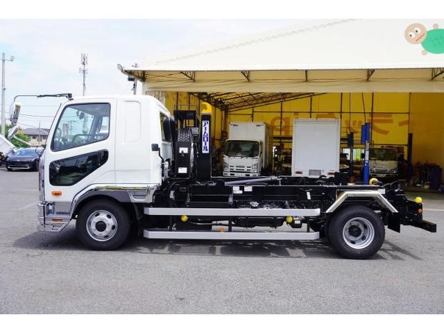 Mitsubishi FIGHTER 2026-05 8732925-2