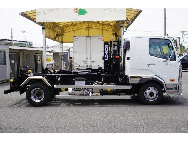 Mitsubishi FIGHTER 2026-05 8732925-4