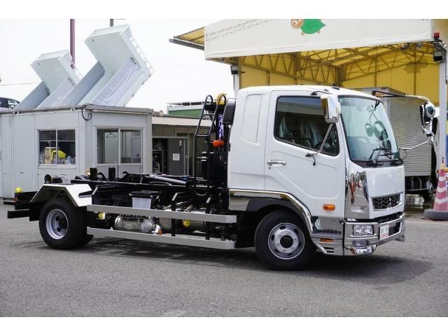Mitsubishi FIGHTER 2026-05 8732925-5