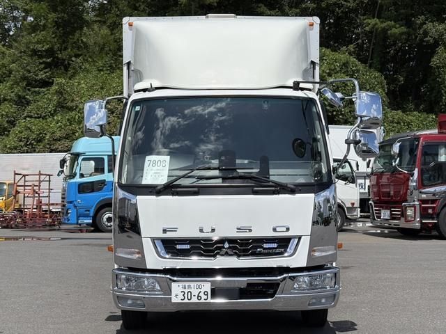 Mitsubishi FIGHTER 2022-10 8770673-1