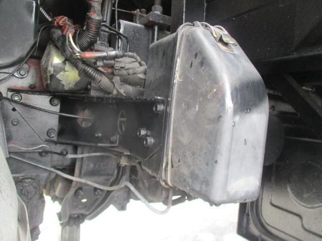 Mitsubishi FIGHTER 2004-01 8770675-14