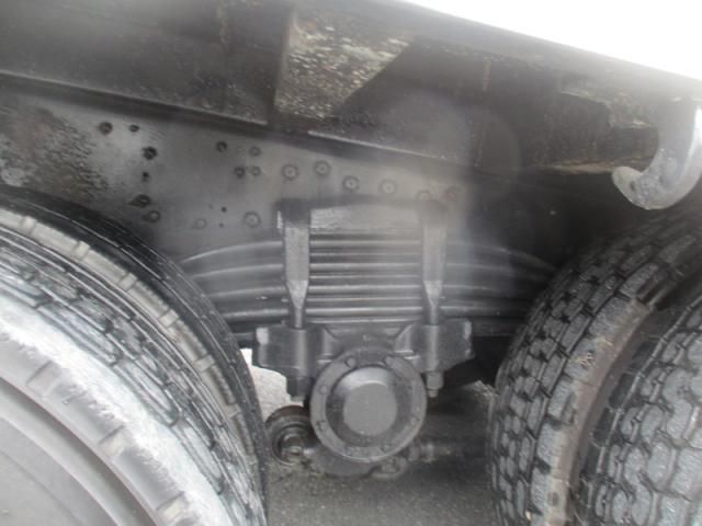 Mitsubishi FIGHTER 2004-01 8770675-19