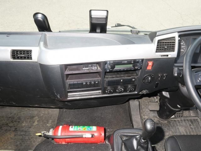 Mitsubishi FIGHTER 2020-05 8770679-25