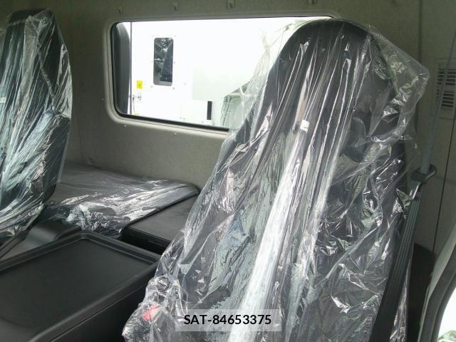 Mitsubishi FIGHTER 2026-05 8795937-25