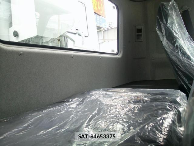 Mitsubishi FIGHTER 2026-05 8795937-27