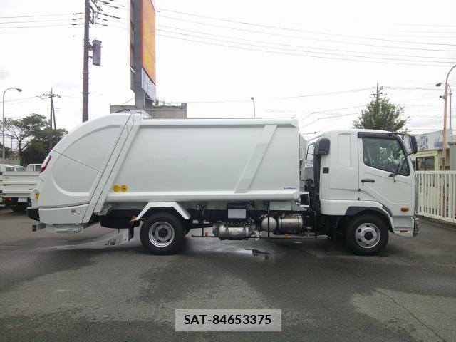 Mitsubishi FIGHTER 2026-05 8795937-3