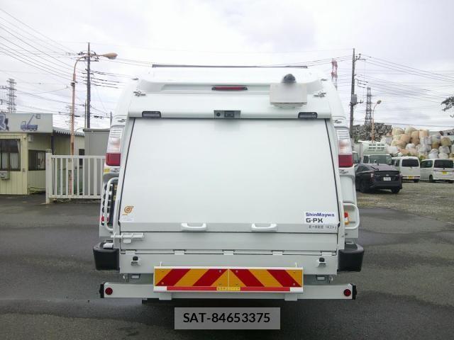 Mitsubishi FIGHTER 2026-05 8795937-5