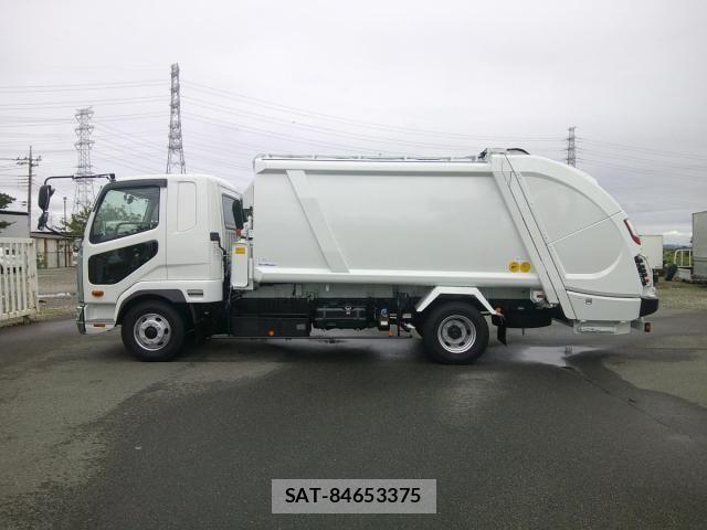 Mitsubishi FIGHTER 2026-05 8795937-7