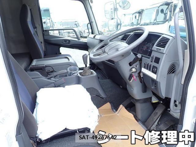 Mitsubishi FIGHTER 2012-12 8829032-12