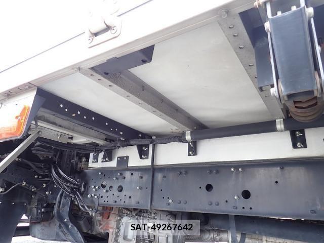 Mitsubishi FIGHTER 2012-12 8829032-20