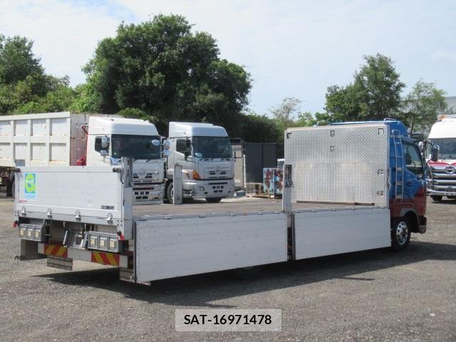 Mitsubishi FIGHTER 2020-02 8829034-17