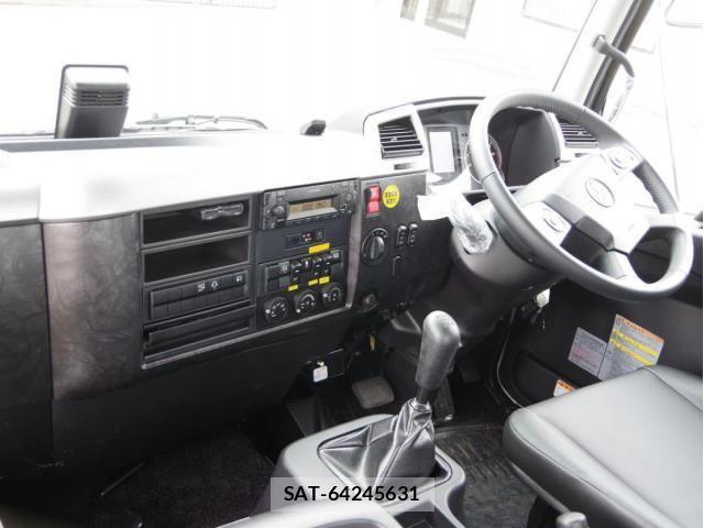 Mitsubishi FIGHTER 2025-08 8829029-22