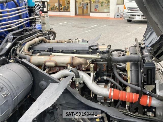 Mitsubishi FIGHTER 2021-04 8829028-17