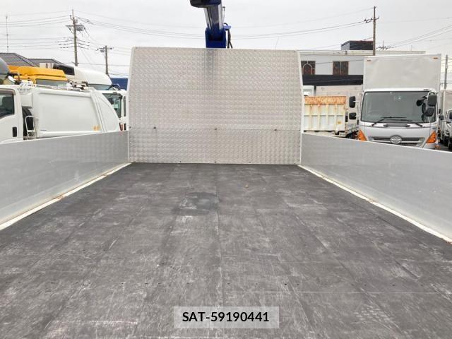 Mitsubishi FIGHTER 2021-04 8829028-6