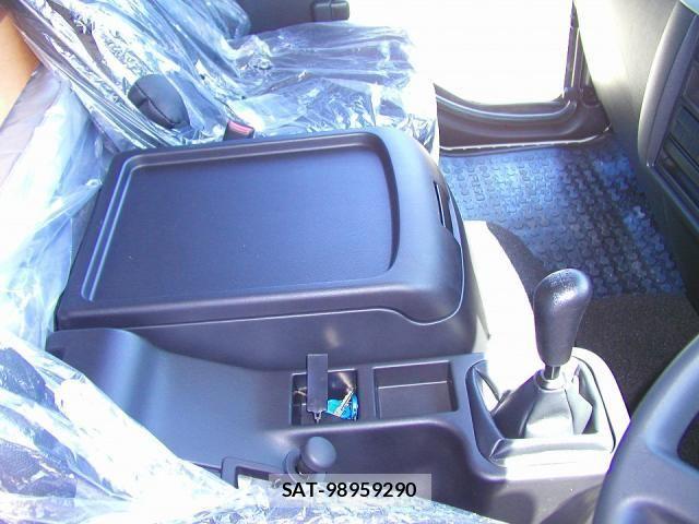 Mitsubishi FIGHTER 2026-06 8848964-24
