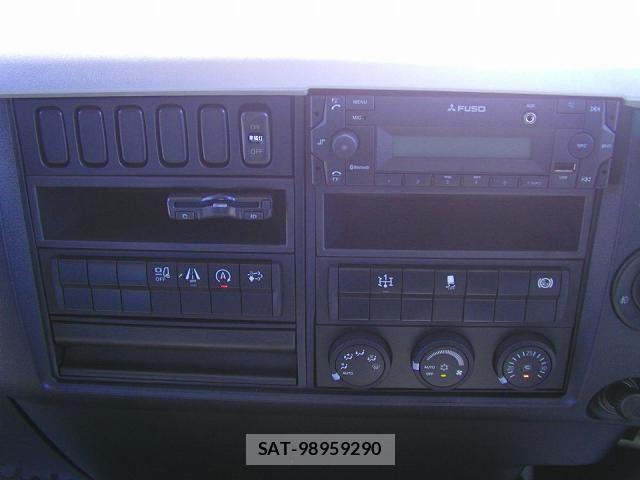 Mitsubishi FIGHTER 2026-06 8848964-25