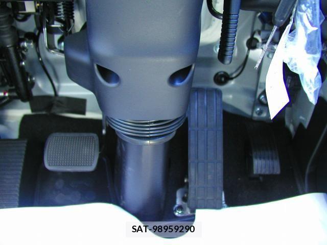 Mitsubishi FIGHTER 2026-06 8848964-28
