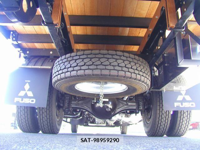 Mitsubishi FIGHTER 2026-06 8848964-4